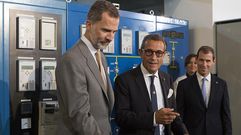 El Rey arrancando el grupo 2 de La Malva con Antonio Mexia y Miguel Stilwell de Andrade