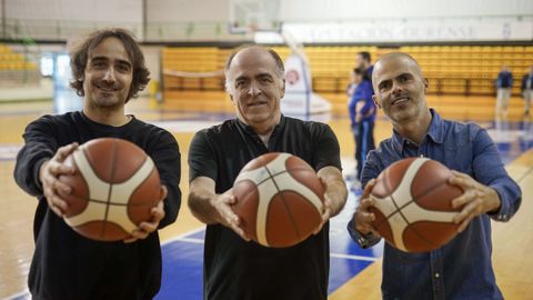 Milln Brea y Gonzalo Iglesias junto al presidente del club, Eduardo Villar