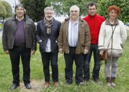 El candidato, en el medio, con los primeros de la lista. 
