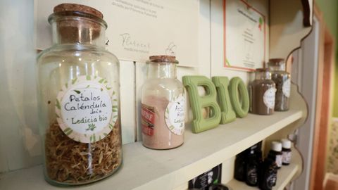 Uno de los hábitos recomendados por Gabriela Pocoví es reducir o evitar los productos en plástico. 