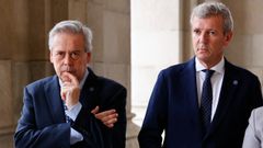 El conselleiro de Sanidade, Antonio Gmez Caamao, y el presidente de la Xunta, Alfonso Rueda, este jueves en Santiago