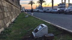 En la imagen, los nuevos focos que se est�n instalando en el per�metro de la muralla