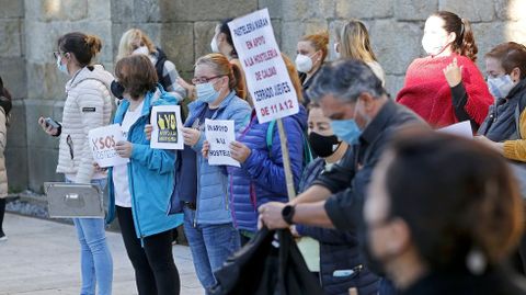 MANIFESTACI�N DE LA HOSTELER�A Y EL COMERCIO EN CALDAS DE REIS PARA PROTESTAR POR LAS RESTRICCIONES IMPUESTAS PARA FRENAR LA PANDEMIA COVID-19