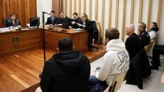 Juicio en la Cidade da Xustiza a cuatro presuntos furtivos que sacaban percebe ilegalmente en Baiona