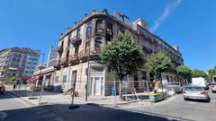 Las fachadas del edificio de la esquina de la avenida de As Caldas con Vicente Risco corren riesgo de derrumbarse, por lo que ser�n apuntaladas de forma urgente.