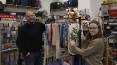 Samuel Gonzlez y Paula Fernndez muestran el nuevo local de Carlin Carballio