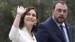 La presidenta de la Comunidad de Madrid, Isabel D�az Ayuso y el de Asturias, Adri�n Barb�n en una imagen de archivo