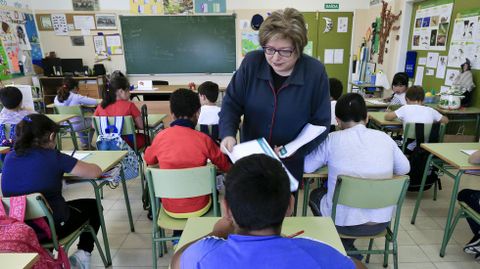 Alumnos de tercero de primaria pasan la rev�lida en Lugo.