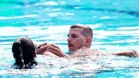 La nadadora Anita �lvarez, rescatada tras desmayarse en el agua