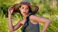 La modelo Noelia Castro, de 16 a�os, recoge hoy las notas en el instituto y en unos d�as ir� a la final de un concurso de �tops models�