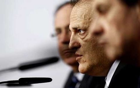 En el centro de la imagen, el presidente de la Liga, Javier Tebas.