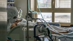 Un paciente con covid, en un hospital de Lisboa