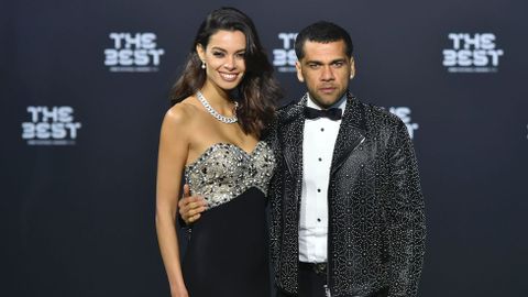 Daniel Alves y su pareja Joana Sanz