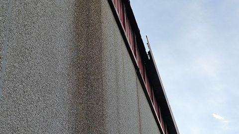 A pesar de las labores de mantenimiento, las deficiencias en el CEIP Pr�cticas resurgen cada curso