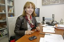 Francisca Fari�a, en su despacho de la Facultad de Ciencias da Educaci�n e do Deporte. 