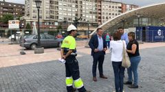 Los concejales Ana Rivas e Iv�n �lvarez en el comienzo de las obras de La Losa