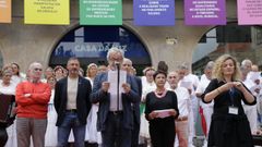 Lectura de un manifiesto por el D�a Internacional das Persoas Maiores en la plaza de A Verdura de Pontevedra