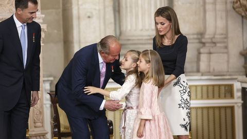 Acto de firma de la ley org�nica en el que el rey Juan Carlos firma la abdicaci�n en el futuro rey Felipe VI en septiembre del 2014. 