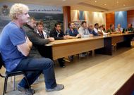 Los patrones mayores expusieron lo acordado con Mar en la asamblea celebrada en A Pobra. 