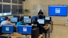 Clase de un ciclo de Formaci�n Profesional en una aula del IES Monte Castelo de Burela
