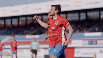 Manu celebra uno de sus goles del pasado domingo en O Couto