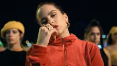 El nuevo videoclip de Rosal�a �Malamente�