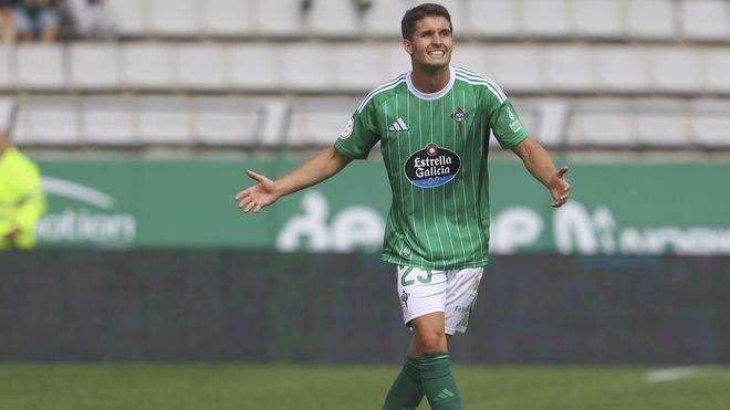 &Aacute;lvaro Pe&ntilde;a es un centrocampista de calidad, que no ha triunfado en el Racing