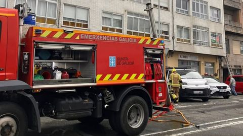 Personal del GES de Mugardos y del parque de Bomberos del Eume trabajaron de la mano