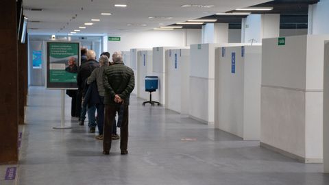 Fila de espera para participar en el ensayo el pasado mes de enero en Lugo.
