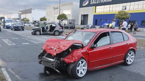 Los tres heridos de mayor importancia viajaban en el turismo gris, golpeado de forma lateral