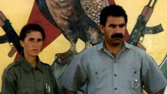Una de las asesinadas en Par�s, Sakine Cansiz, con Ocalan.