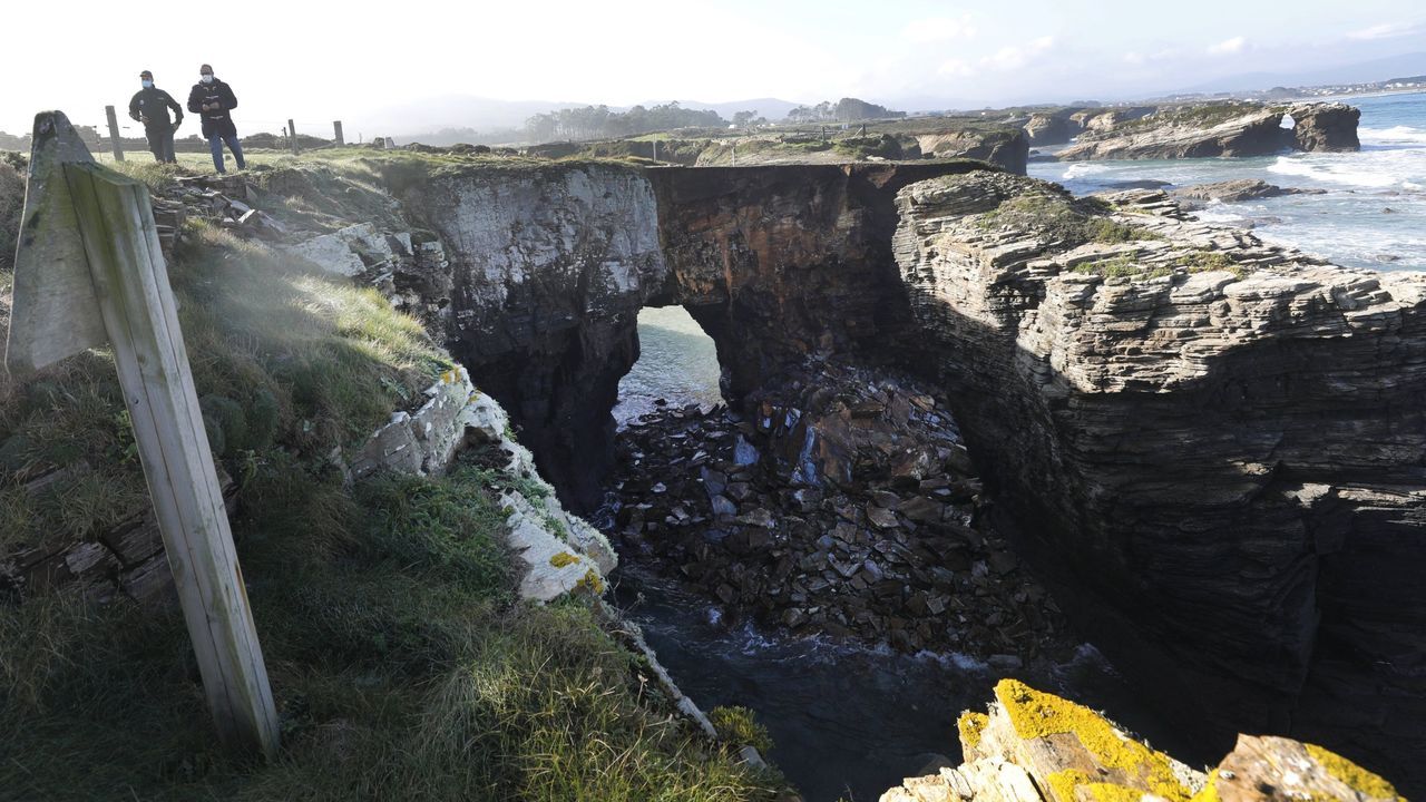 Sin noticias de la pasarela pendiente desde hace años para preservar As Catedrais