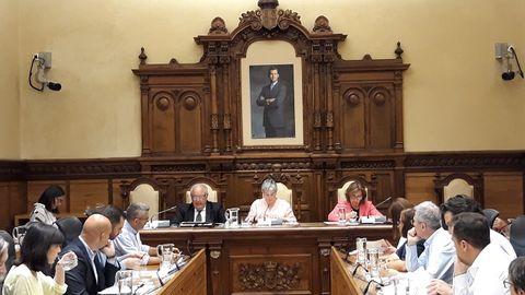 Corporaci�n gijonesa durante el Pleno Municipal de Gij�n.