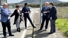 Directivos de Kern Pharma con los responsables del gobierno municipal durante una visita al pol�gono industrial de Monforte