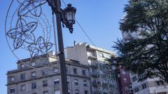En la plaza Concepci�n Arenal ya puede verse la instalaci�n del alumbrado