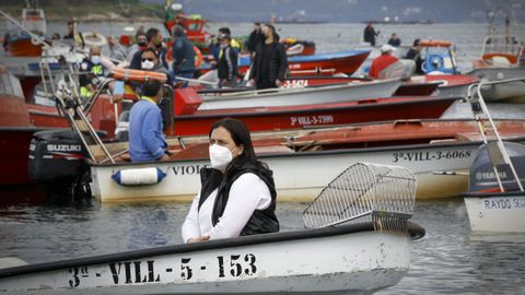 Una mujer, en una concentracin de la bajura y el marisqueo de Galicia celebrada en marzo para protestar por apartados del reglamento de control pesquero de la UE