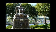 El parque de Navia y el monumento a Ramn Campoamor