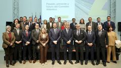 Foto de familia de la presentaci�n del Corredor Atl�ntico en Gij�n