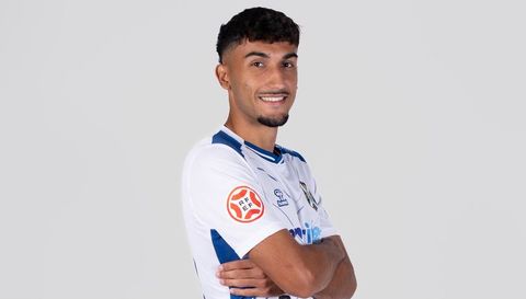 Alberto Ulloa, nuevo mediocentro diestro del CD Lugo 2026-2027 cedido por el Tenerife.