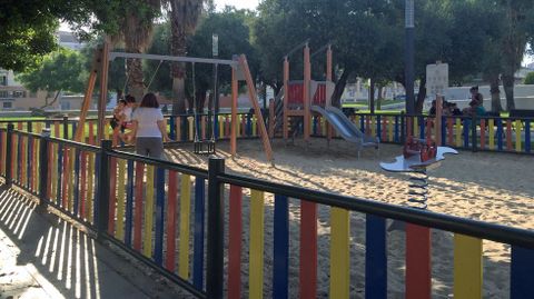 En Huelva, como en el sur, los parque son de tierra, al haber menos d�as de lluvia que en el norte. Esto abre un debate, ya que las superficies que se usan en Lugo son abrasivas y alg�n menos ya se ha quemado en d�as de calor