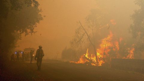 Incendio forestal, el pasado septiembre, en la parroquia de Front�n, junto al Ca��n del Sil.