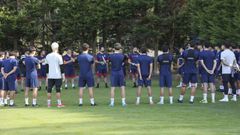 Los jugadores y t�cnicos del Compos, en el primer d�a de pretemporada