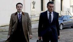 El exp�rroco Jos� Emilio Silvaje, a la izquierda, a su llegada ayer al juzgado de Mondo�edo.