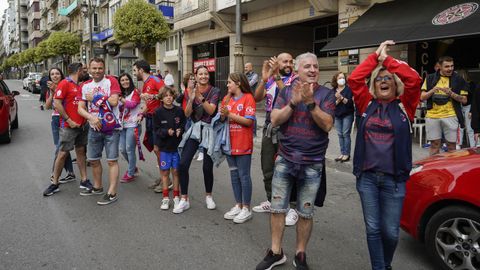 �Celebraste el ascenso de la UD Ourense?.La fiesta comenz� en Meis y se traslad� a la fuente de Concepci�n Arenal