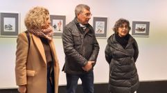 Margarida Pizcueta, Aurentino Alonso y Beatriz Fern�ndez-Anguiano, en la inauguraci�n de la exposici�n.