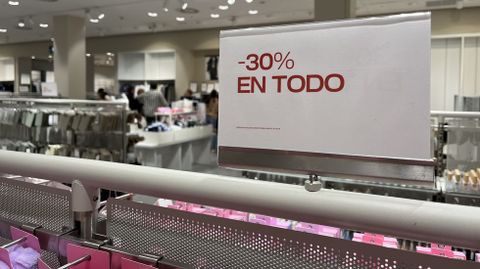 El precio de todos los artculos se encuentra rebajado en un 30 %.