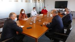 Reuni�n de trabajadores de Ence y empresas auxiliares con el presidente de la Autoridad Portuaria de Mar�n y R�a de Pontevedra