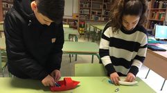 Alumnos del CPI O Cruce de Cerceda preparando barcos impresos en 3D