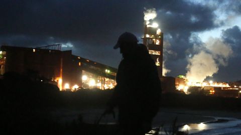 Factor�a de Alcoa, en San Cibrao, donde est�n moi pendentes do prezo do gas e da electricidade