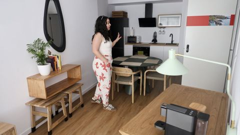 Una de las cocinas, equipadas con electrodom�sticos y vajilla